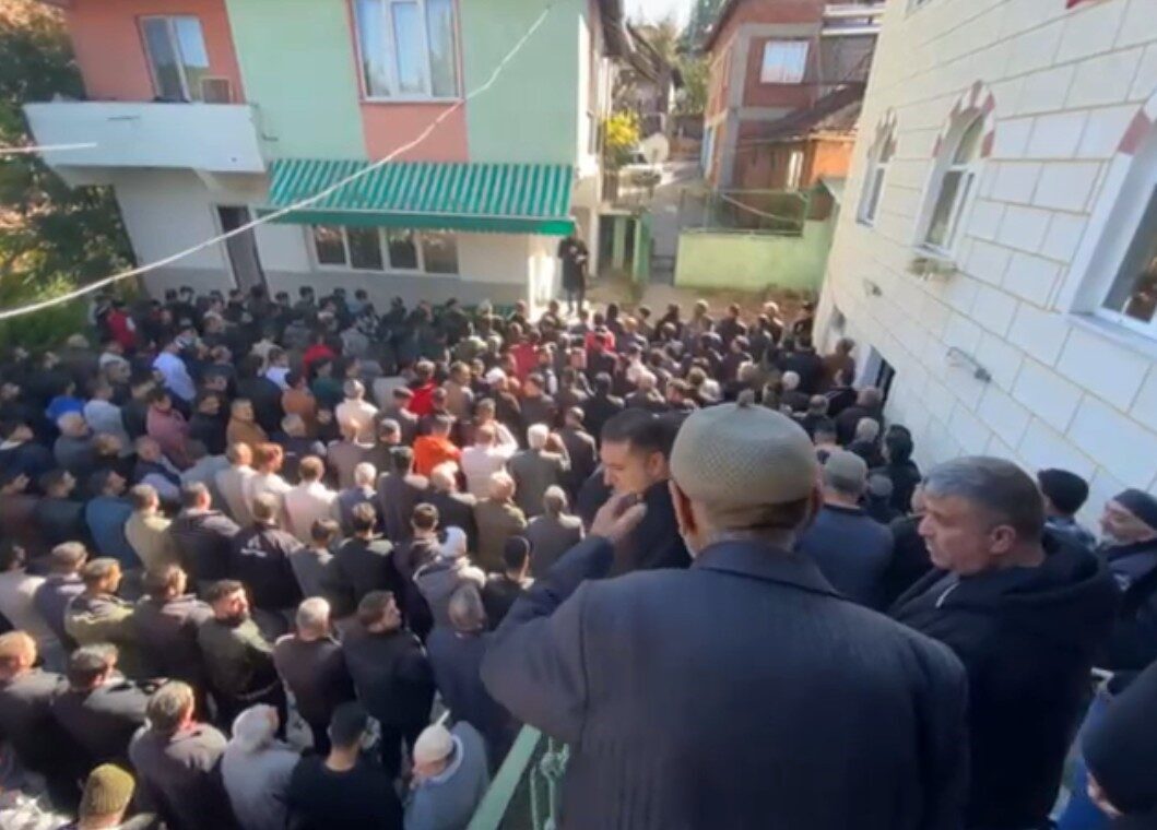 Esenyurt’ta Akraba Aileler Arasında Evlilik Tartışması Kavgaya Dönüştü, 25 Yaşındaki Genç Hayatını Kaybetti