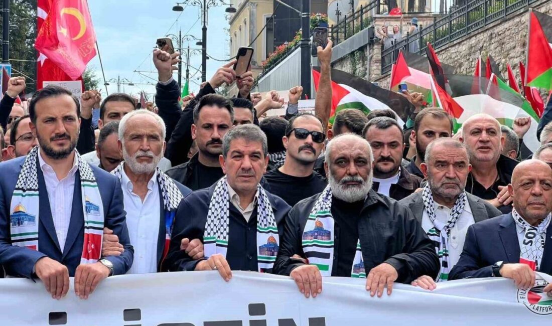 İstanbul'da Filistin'e destek amacıyla düzenlenen yürüyüşte, on binlerce katılımcı Türk