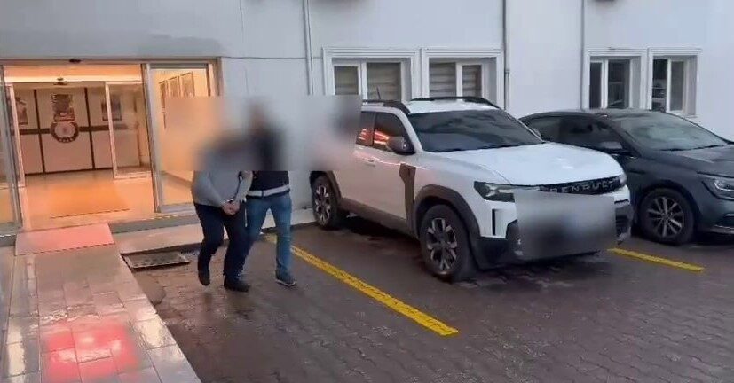 İstanbul'dan Sakarya'ya uyuşturucu sevkiyatı yapmak isteyen H.B. ve Ü.T. düzenlenen