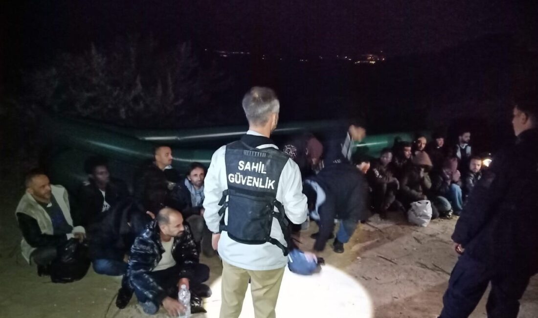 İzmir açıklarında gerçekleştirilen operasyonlarda, Yunan unsurlarca geri itilen 33 düzensiz