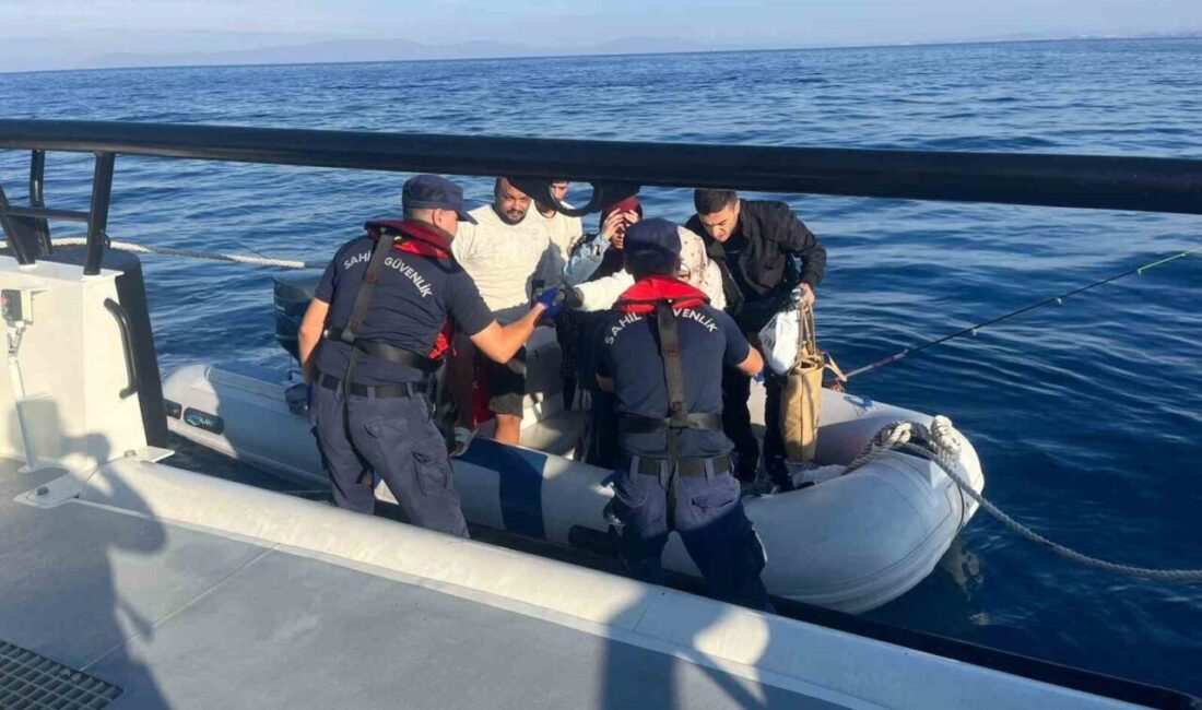 İzmir açıklarında Sahil Güvenlik ekipleri, 2 Ekim günü iki operasyonda