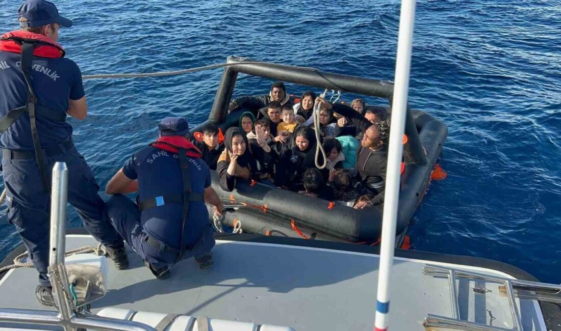 İzmir Açıklarında Yapılan Operasyonlarda 85 Düzensiz Göçmen Kurtarıldı, 73 Göçmen Yakalandı İzmir açıklarında Sahil Güvenlik Komutanlığı, Yunan unsurlarınca geri itilmiş 85