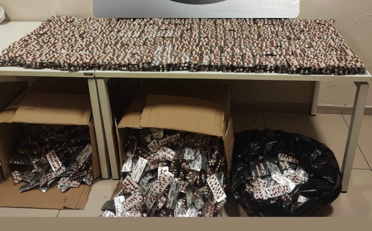 İzmir'in Buca ilçesinde düzenlenen operasyonlarda E.C.U. ve B.Ö. ile birlikte