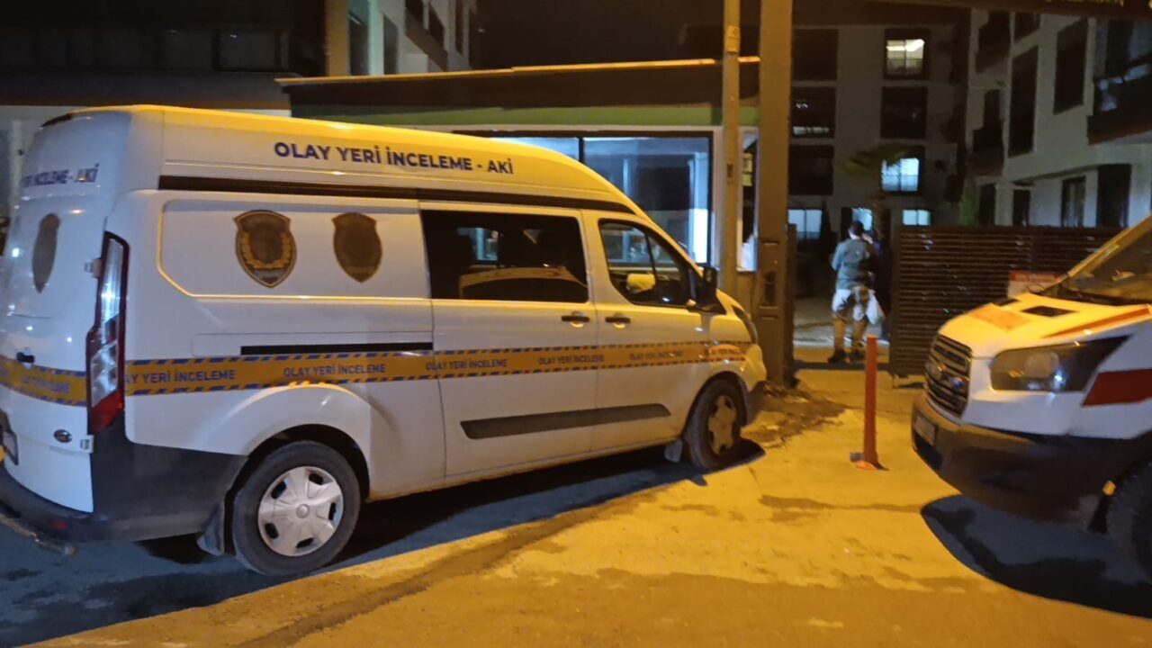 İzmir'in Torbalı ilçesinde 32 yaşındaki Mert Avcı, tartışma sonrası annesi