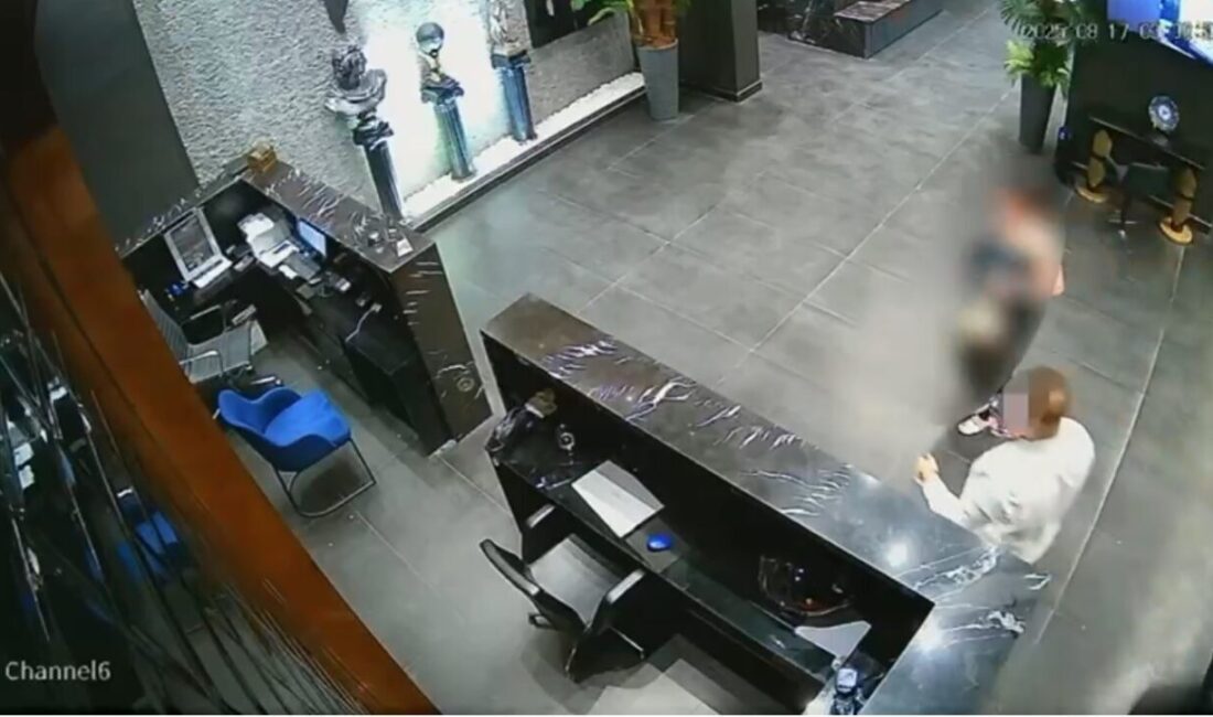 İzmir'de internet üzerinden fuhuş ağı oluşturduğu tespit edilen 4 kişi