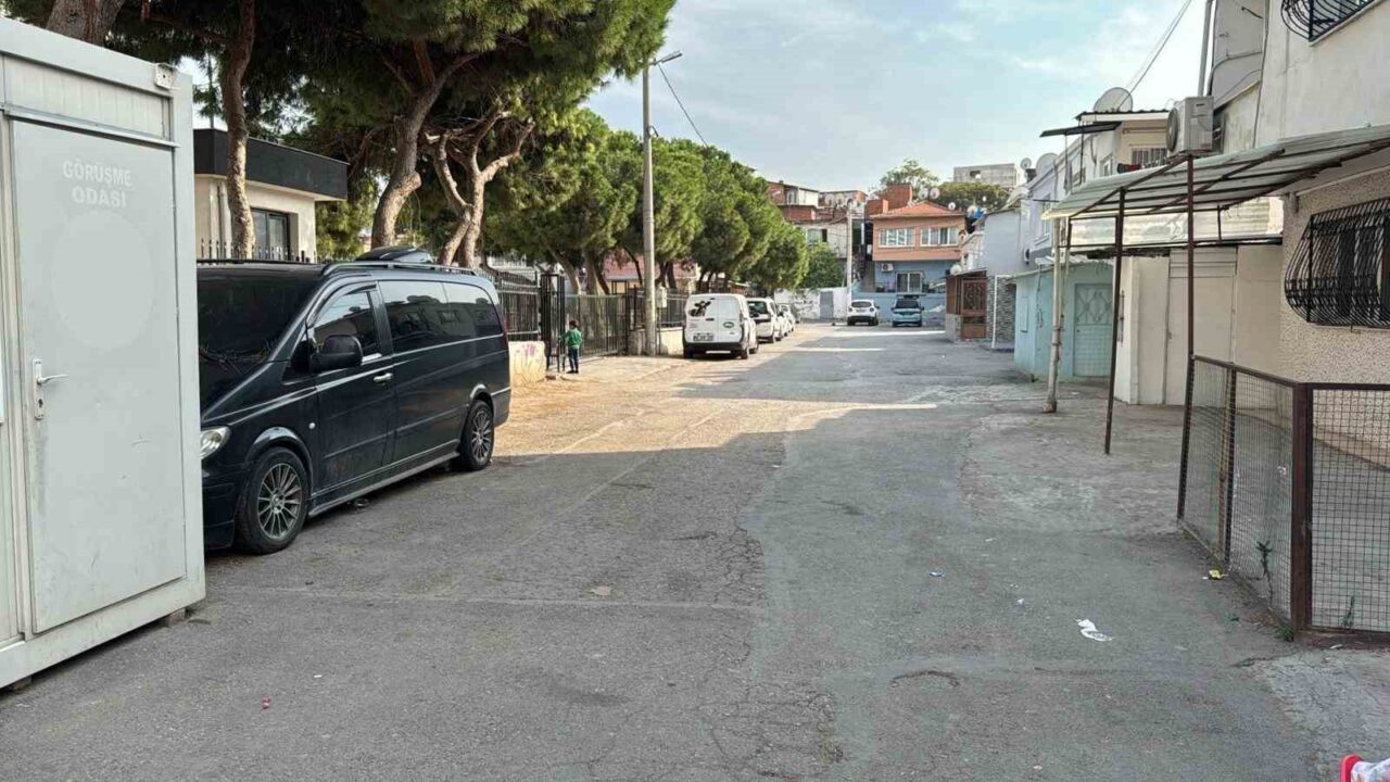 İzmir'in Konak ilçesinde Gülben Duru, eski eşi A.Ç. tarafından bıçaklanarak