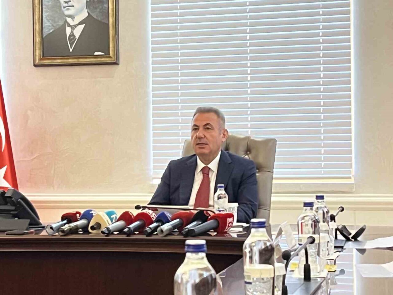 İzmir Valisi Süleyman Elban, 2025'in ilk dokuz ayında kişilere karşı