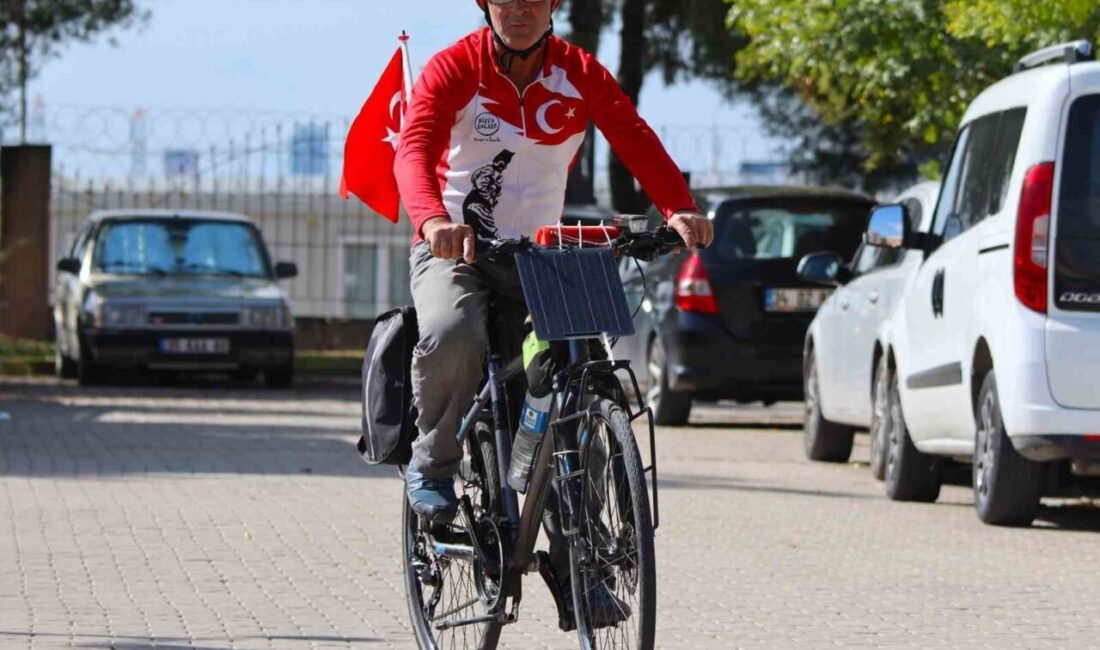 İzmirli bisikletli gezgin Orhan Kotluk, "Asrın Felaketi" olarak adlandırılan depremlere