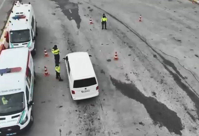 Aydın'da jandarma tarafından gerçekleştirilen Huzur uygulaması kapsamında 17 ilçede 62