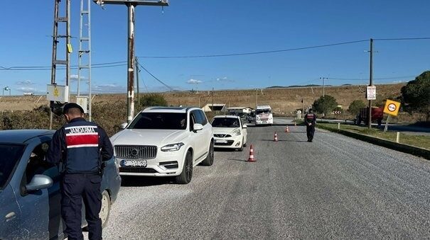 Aydın’da jandarma, düzensiz göçle ilgili yürüttüğü çalışmada 3 bin 142