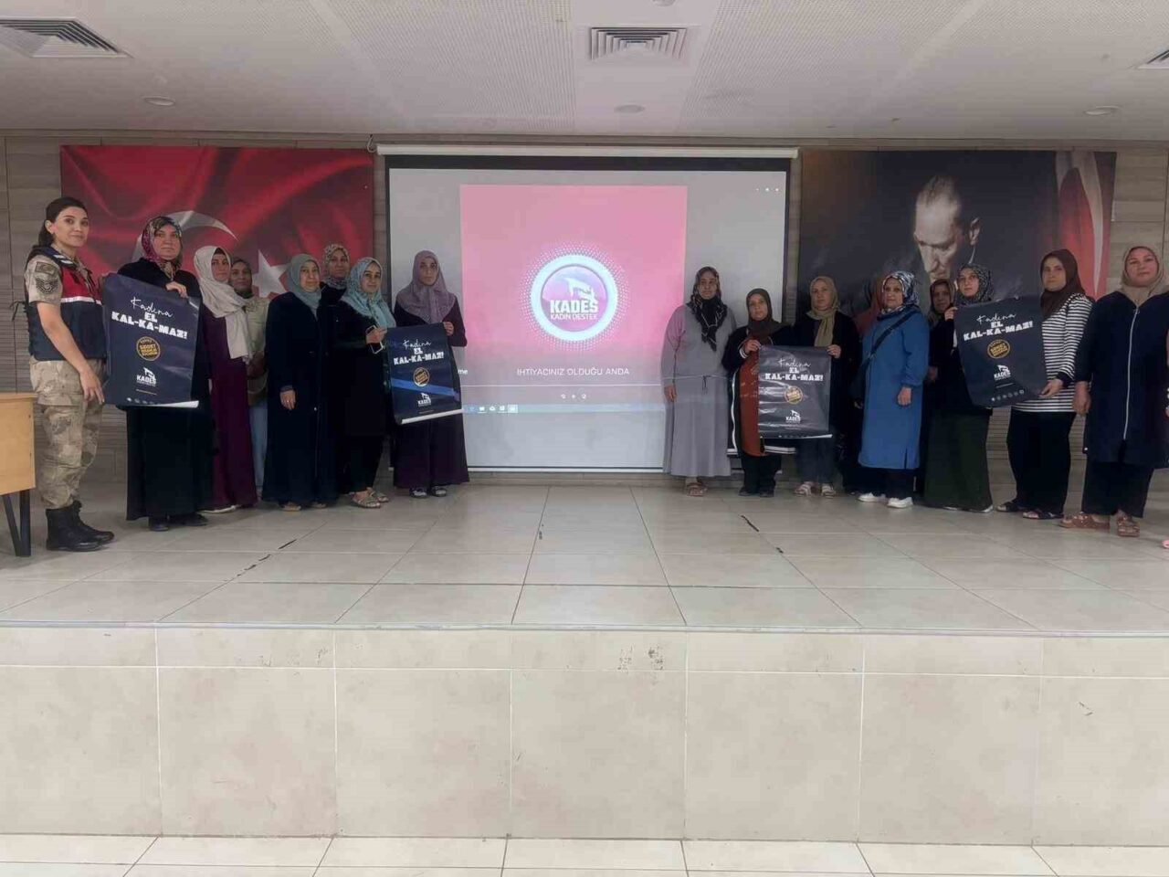 Gaziantep'te jandarma, Eylül ayında 895 kadına Kadın Acil Destek (KADES)