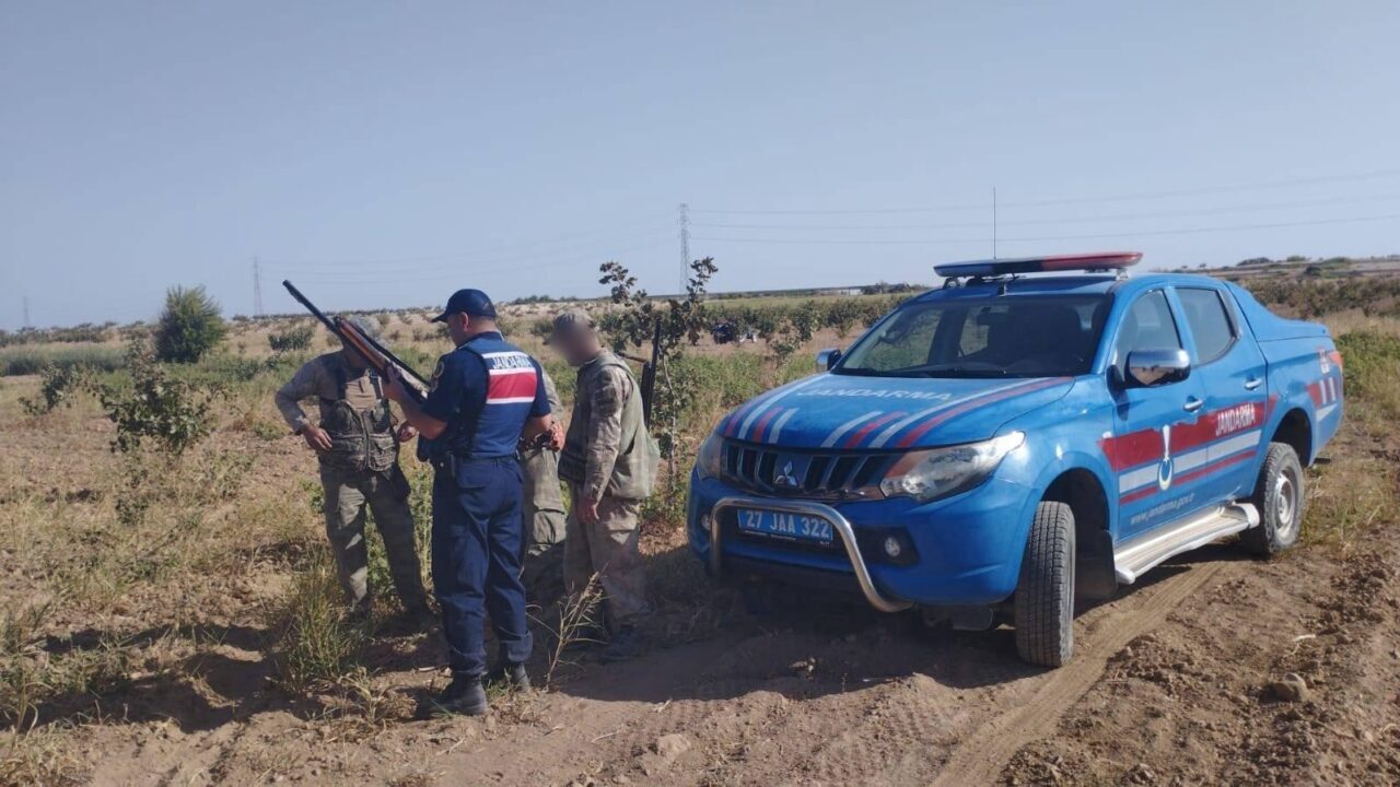 Gaziantep'in Karkamış ilçesinde, izinsiz avlandığı belirlenen A.K. hakkında Jandarma tarafından