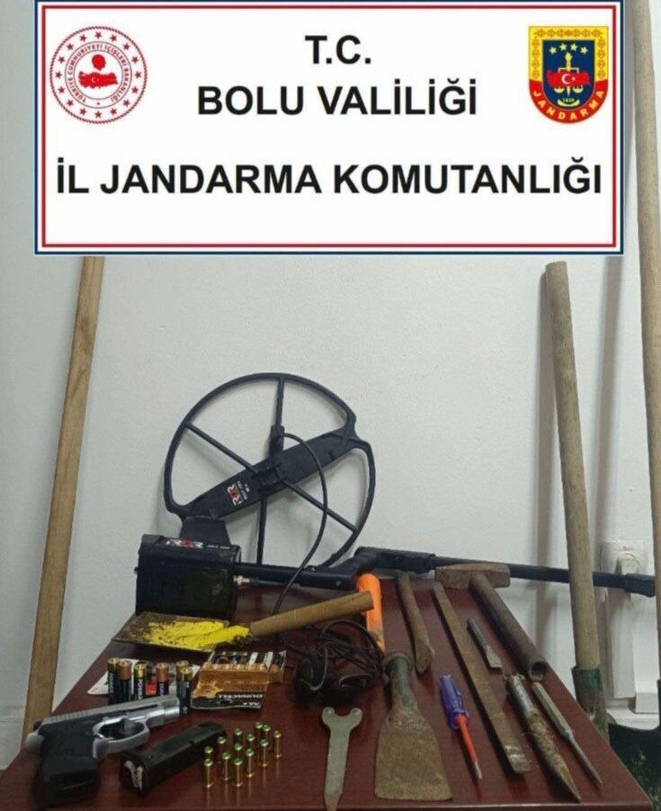 Bolu'da jandarma, izinsiz kazı yapan 4 kişiyi suçüstü yakaladı. Yapılan