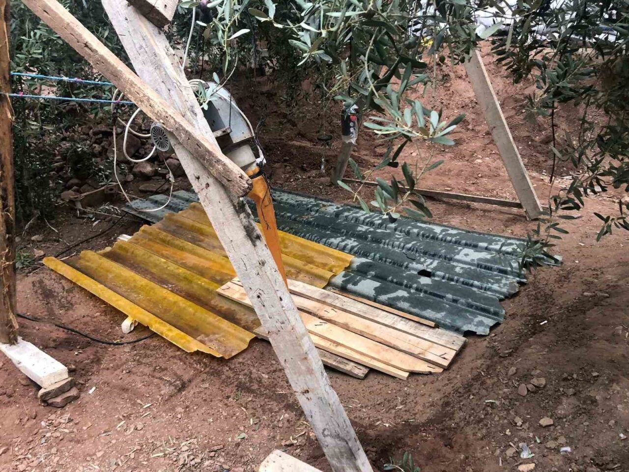 Manisa'nın Salihli ilçesinde jandarma, Caferbey Mahallesi'nde C.İ. (46) adlı şüphelinin