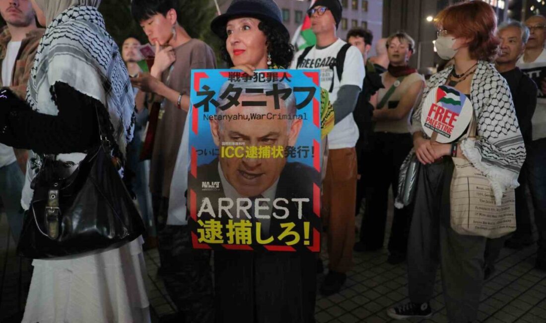 Tokyo'da düzenlenen Filistin'e destek yürüyüşünde, 7 Ekim 2023'te başlayan İsrail