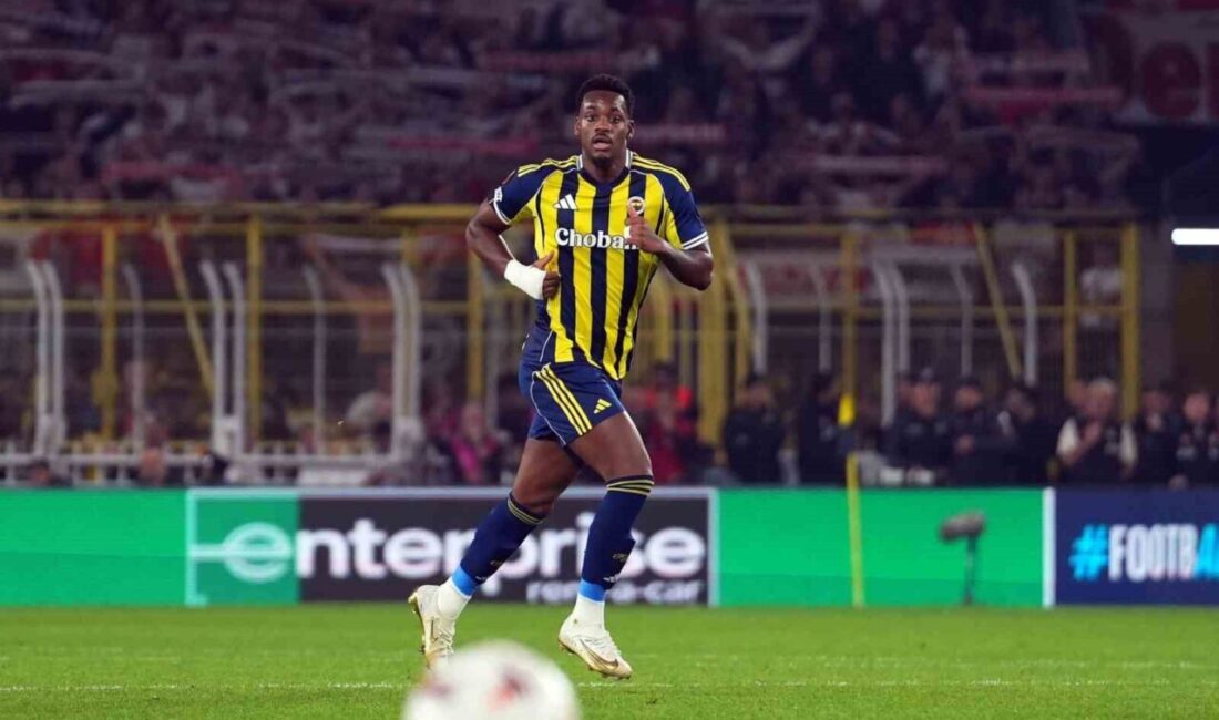 Jhon Duran, 58 Gün Aradan Sonra Fenerbahçe Formasını Giydi Fenerbahçe'nin Kolombiyalı forveti Jhon Duran, 58 gün aradan sonra Stuttgart