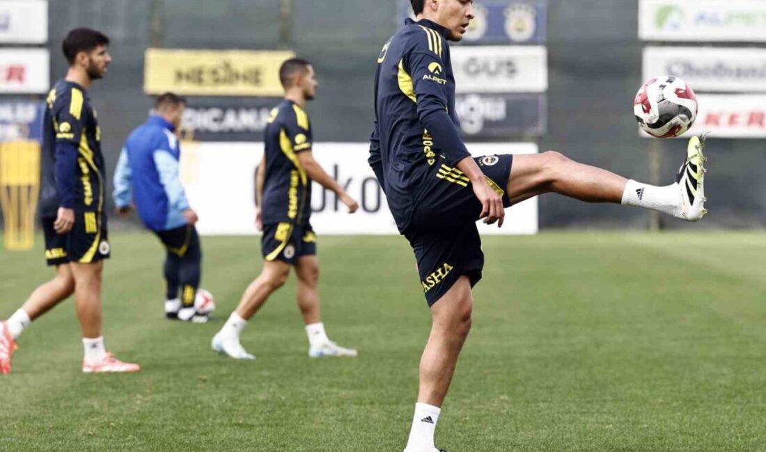 Fenerbahçe, Fatih Karagümrük Maçı için Antrenmanlarını Sıkı Bir Şekilde Devam Ettiriyor Fenerbahçe, 19 Ekim Pazar günü Fatih Karagümrük ile oynayacağı maça