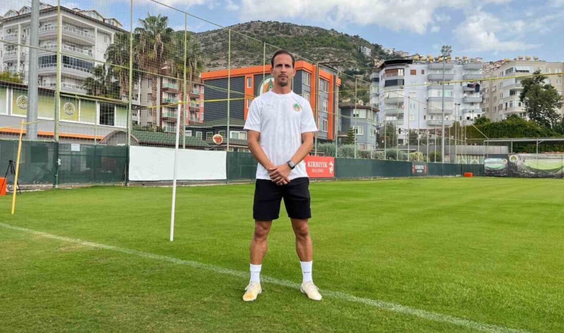 Corendon Alanyaspor'un teknik direktörü Joao Pereira, Kocaelispor'un yüksek motivasyona sahip