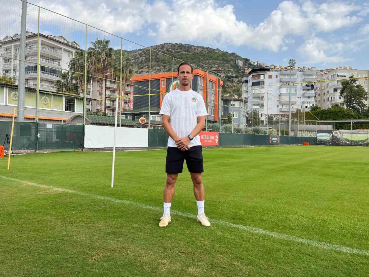 Corendon Alanyaspor'un teknik direktörü Joao Pereira, Kocaelispor'un yüksek motivasyona sahip