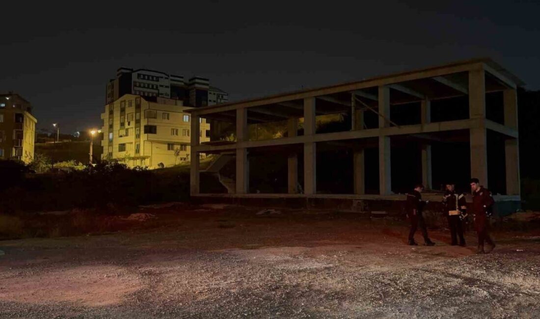 Kocaeli'nin Gebze ilçesinde bir inşaattan kablo çalmaya çalışan hırsız, vatandaşların