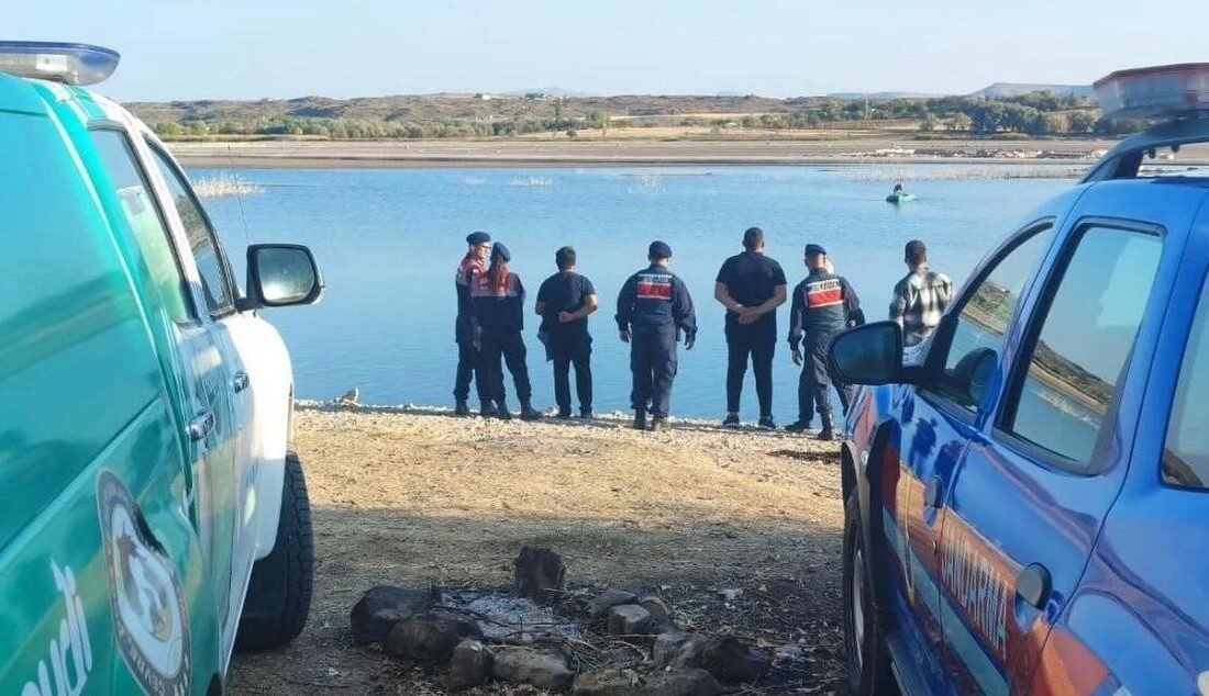Nevşehir’de Kaçak Ağlarla Yakalanan 1 Ton Sazan Balığı Doğaya Kazandırıldı Nevşehir'de Gülşehir İlçe Tarım ve Orman Müdürlüğü ekipleri, yapılan denetimlerde