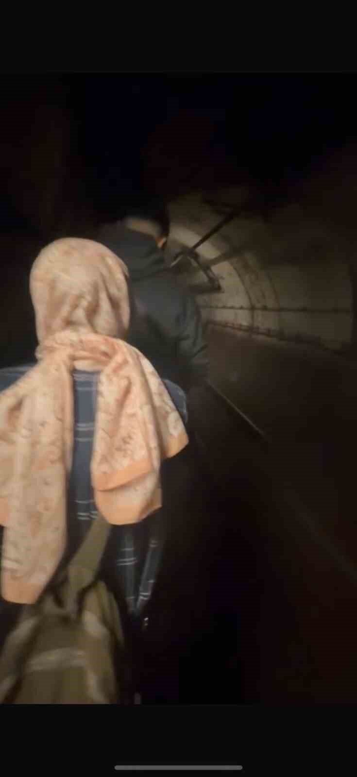 Kadıköy-Sabiha Gökçen Havalimanı metro hattında Gülsuyu istasyonunda bir yolcunun intihar