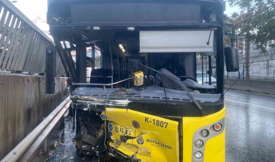 Kadıköy’de Alkollü Sürücünün Yol Açtığı Kazada İki Kişi Yaralandı Kadıköy’deki D-100 Karayolu'nda alkollü sürücü 34 TR 0450 plakalı İETT