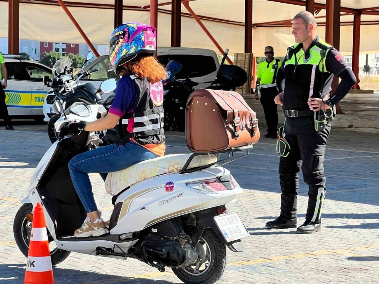 Mersin Silifke’de, İlçe Emniyet Müdürlüğü ekipleri Kadın Motosiklet Kulübü üyelerine