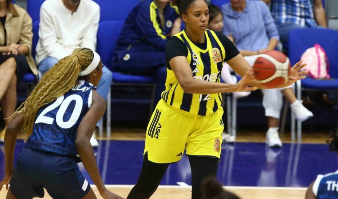 Fenerbahçe, Kadınlar Basketbol Süper Ligi'nin açılış maçında Emlak Konut'u 71-53