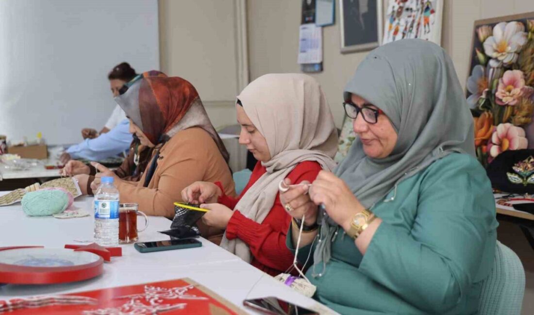 Elazığ’da Kadınlar, El Sanatları Kursu ile Hem Öğreniyor Hem Sosyalleşiyor Elazığ Halk Eğitim Merkezi, kadınların sosyalleşmesi ve el sanatları öğrenmesi