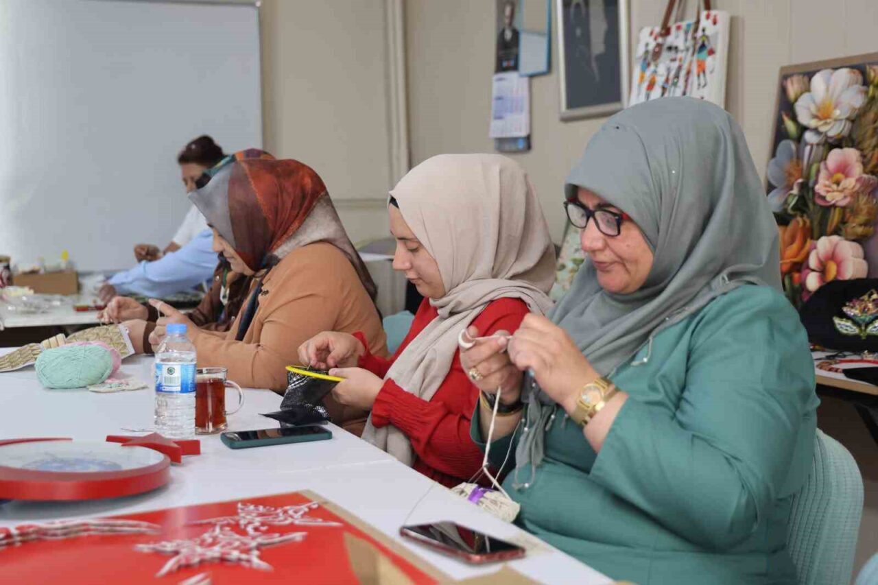 Elazığ Halk Eğitim Merkezi, kadınların sosyalleşmesi ve el sanatları öğrenmesi