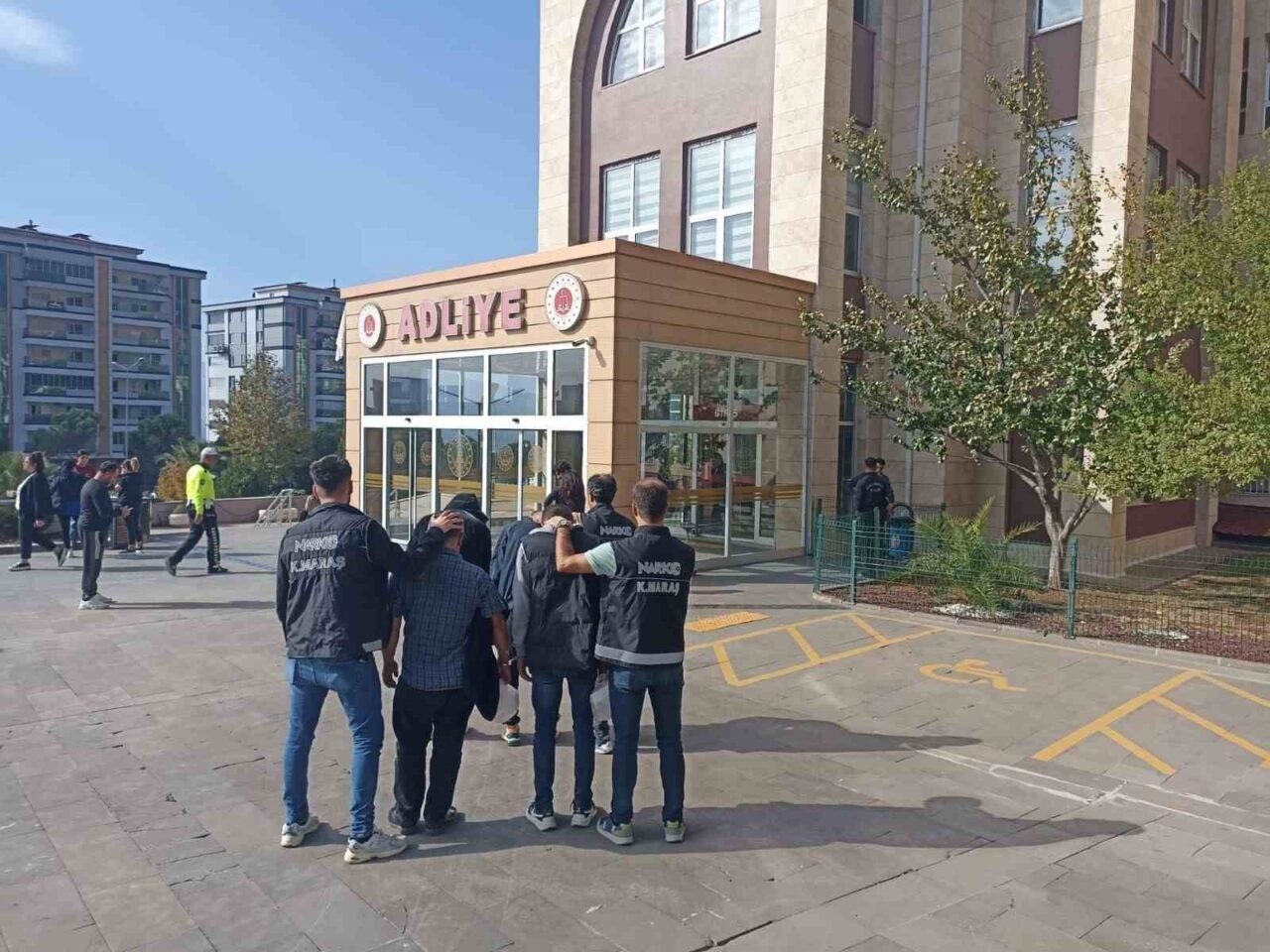 Kahramanmaraş'ta, kesinleşmiş hapis cezaları bulunan iki kişi, İl Emniyet Müdürlüğü