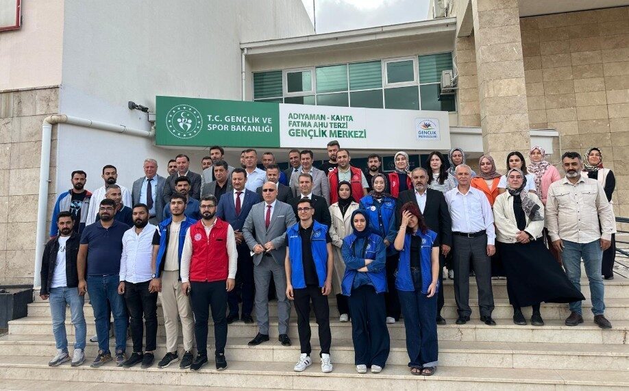 Adıyaman'ın Kahta ilçesinde, Gençlik Liderleri Değerlendirme ve Planlama Toplantısı gerçekleştirildi.