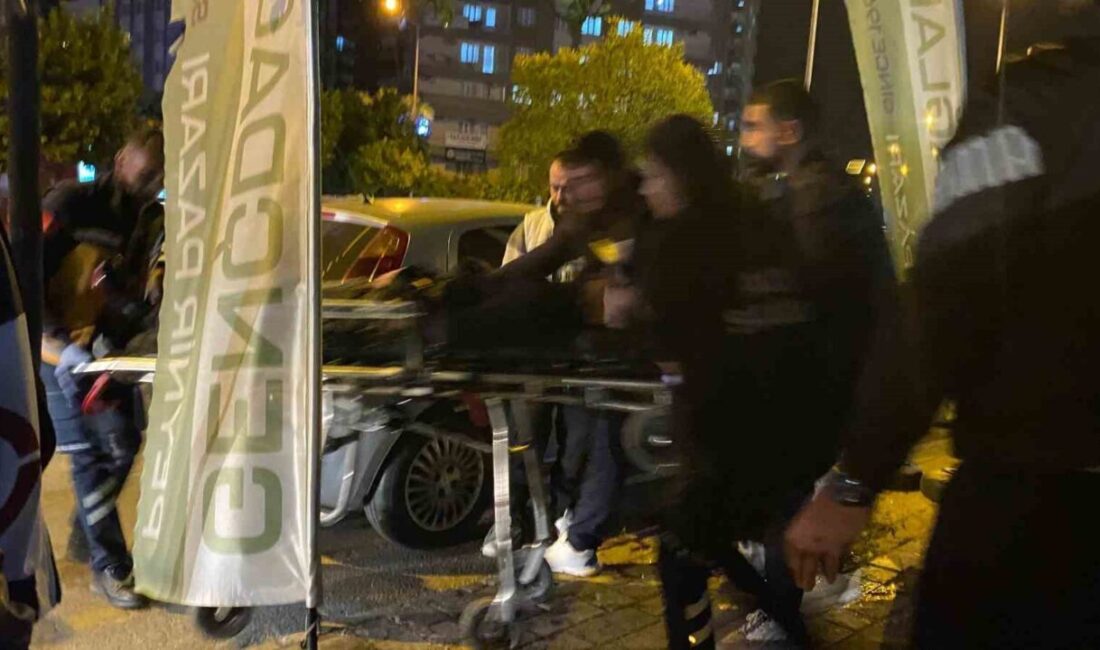 Aydın’da Kahvehane Önünde Çıkan Kavga Sonucu Bir Kişi Bıçakla Yaralandı Aydın'ın Efeler ilçesinde bir kahvehanede meydana gelen kavgada, E.K. bacağından