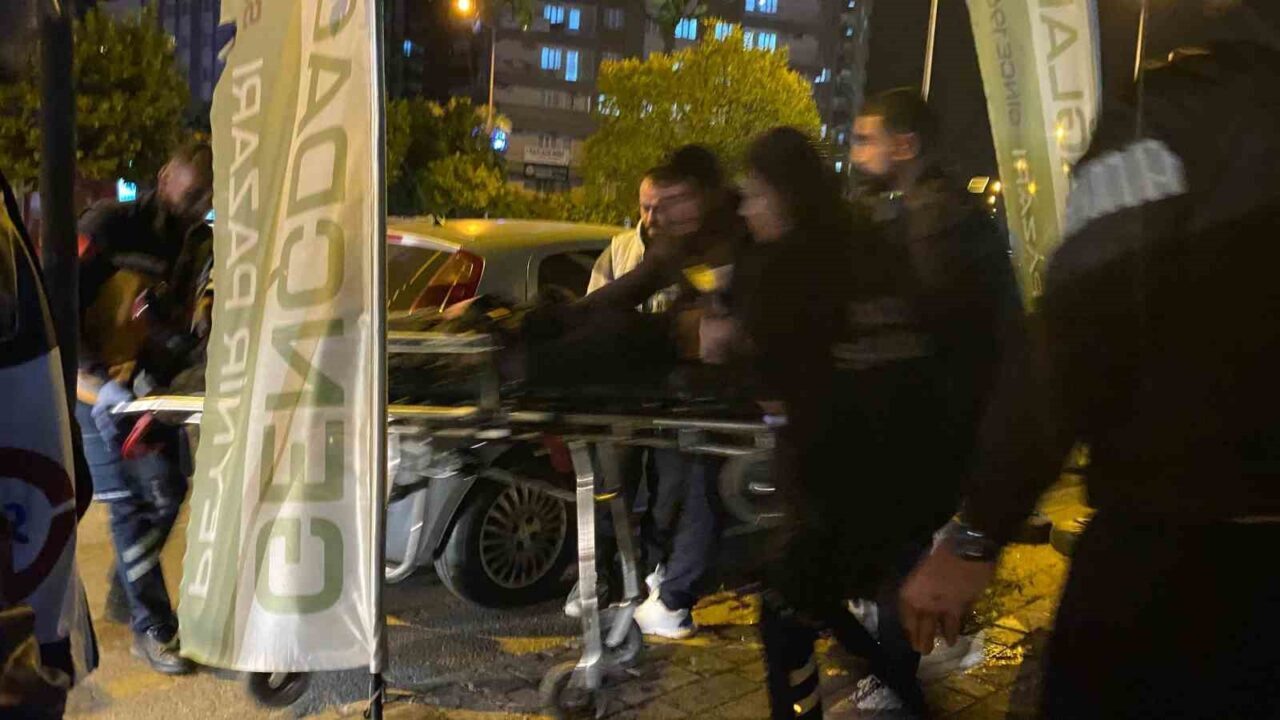 Aydın'ın Efeler ilçesinde bir kahvehanede meydana gelen kavgada, E.K. bacağından