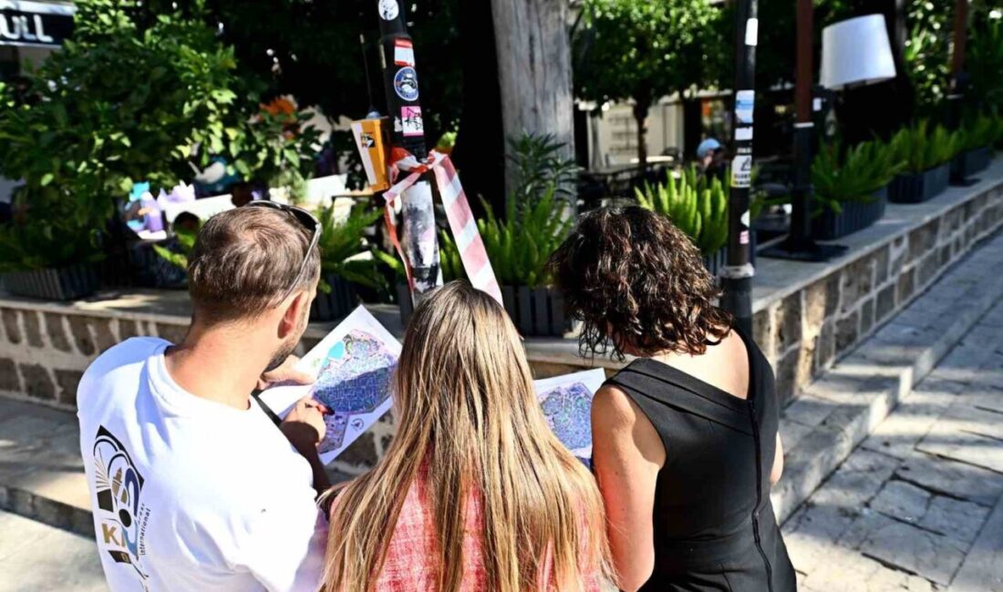 Muratpaşa Belediyesi, 10. Kaleiçi Old Town Festivali'nde oryantiring yarışması düzenledi.