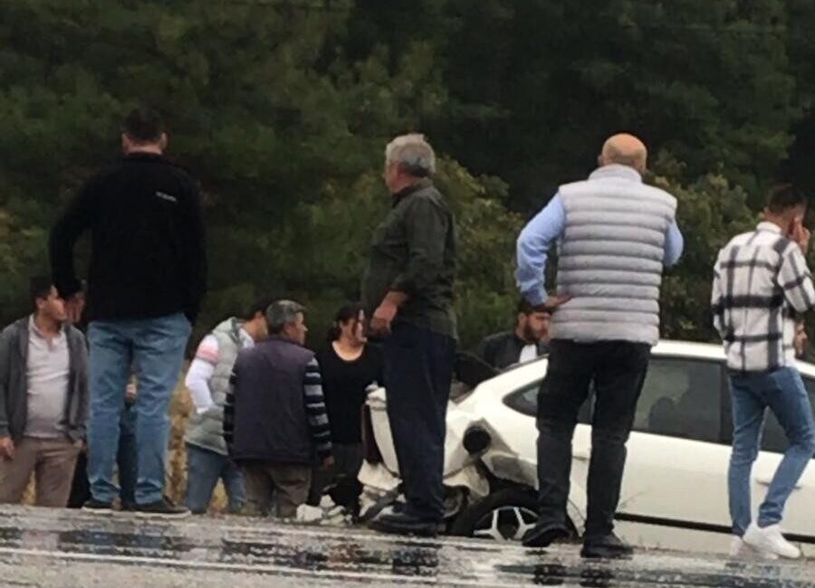 Denizli'nin Buldan ilçesinde meydana gelen trafik kazasında, Manisa yönüne giden