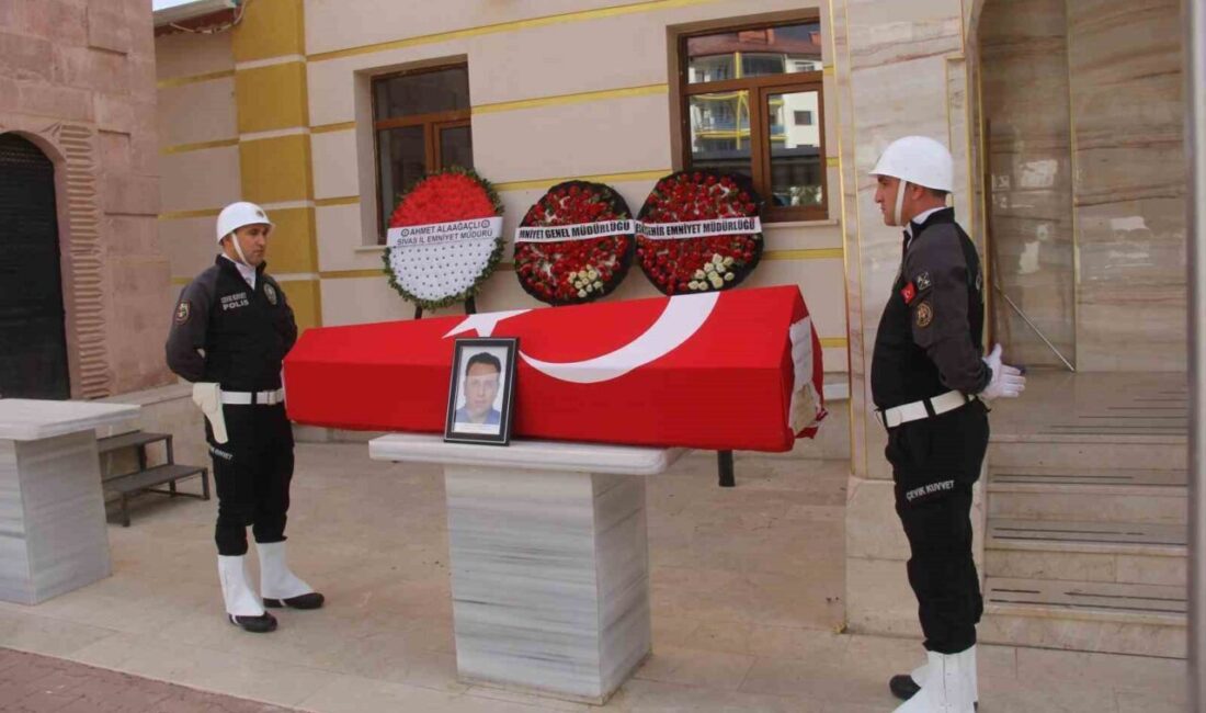 Kanser Tedavisi Gören Polis Memuru Kenan Karaduman, Eşinin İsteği Üzere Sivas’ta Defnedildi Eskişehir'de kanser tedavisi gören 43 yaşındaki polis memuru Kenan Karaduman,