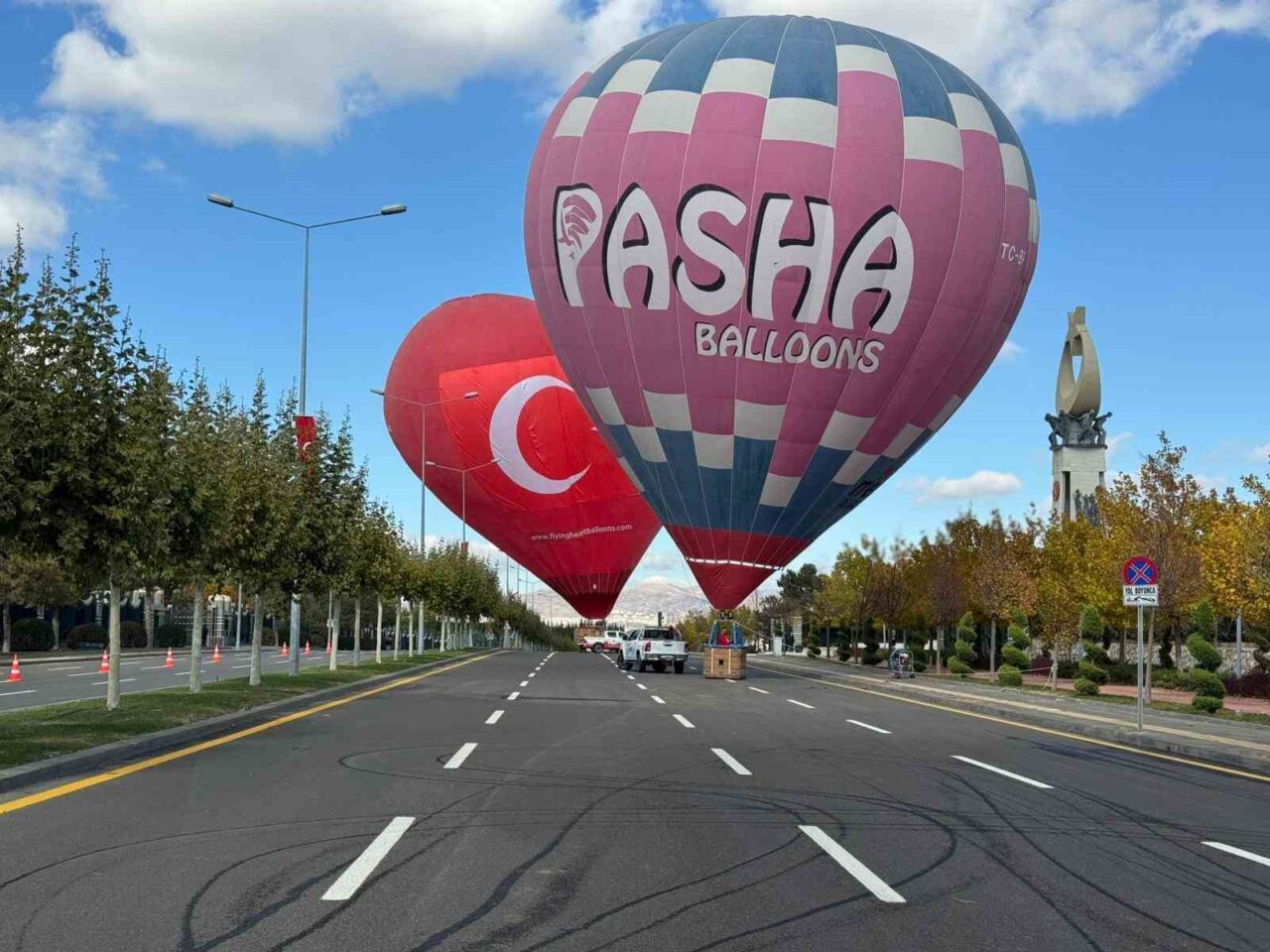 Kapadokya'nın yerli sıcak hava balonları, 29 Ekim Cumhuriyet Bayramı'nda Cumhurbaşkanlığı