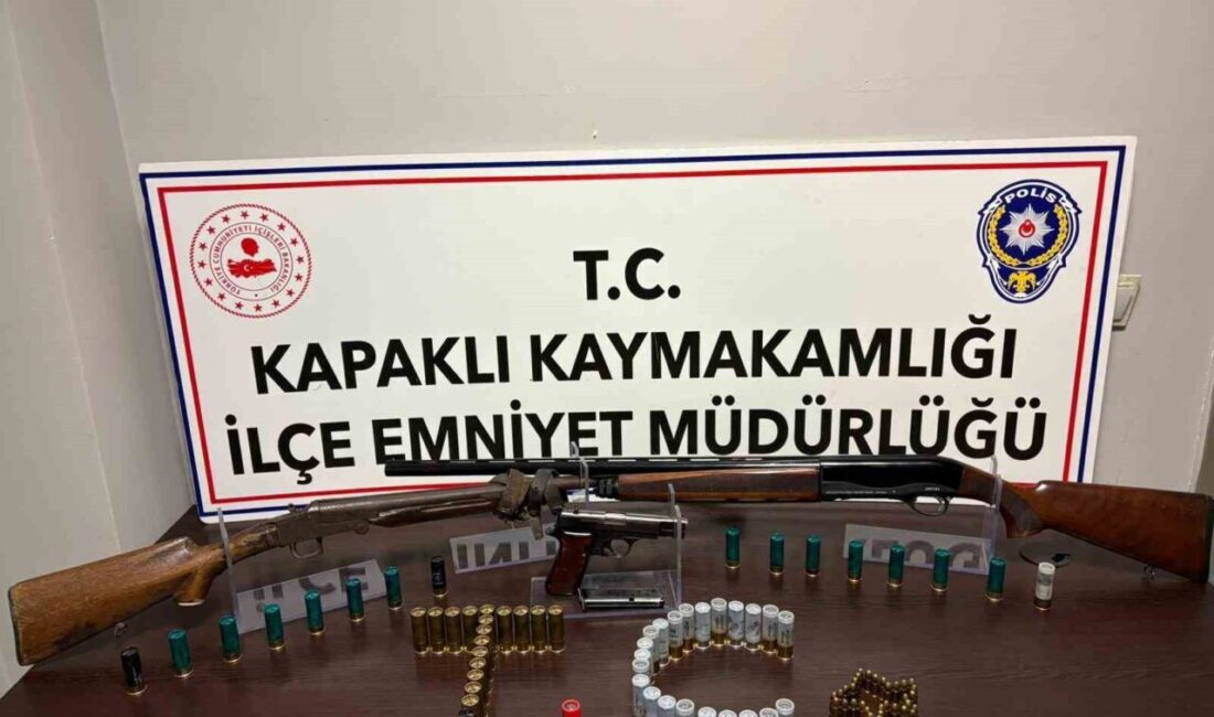 Kapaklı’da Ruhsatsız Silahlar ve Mermiler Ele Geçirildi, Bir Kişi Gözaltına Alındı Tekirdağ'ın Kapaklı ilçesinde M.O.'nun evinde düzenlenen operasyonda ruhsatsız bir tabanca,