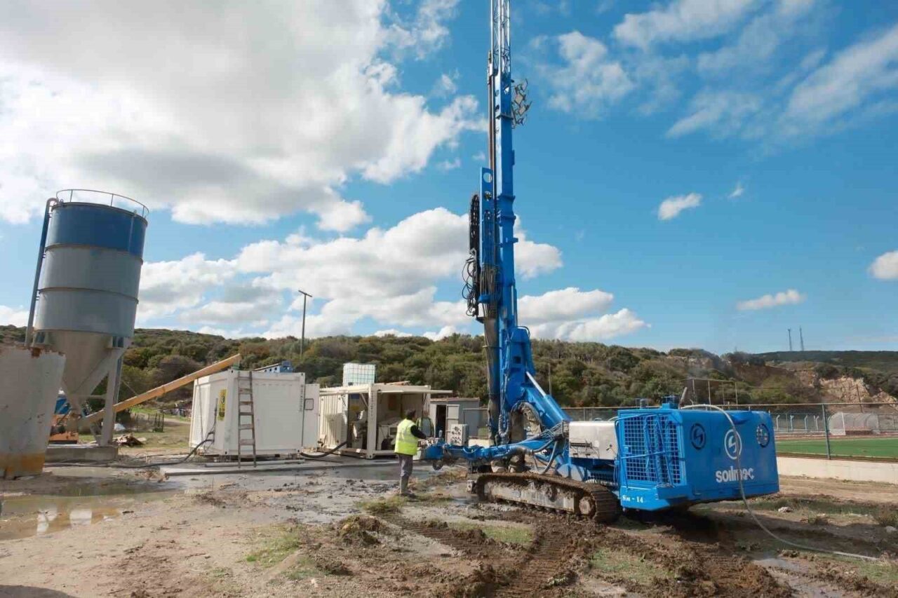 Karabiga'da 250 kişilik yeni bir kapalı spor salonunun inşaatı başladı.