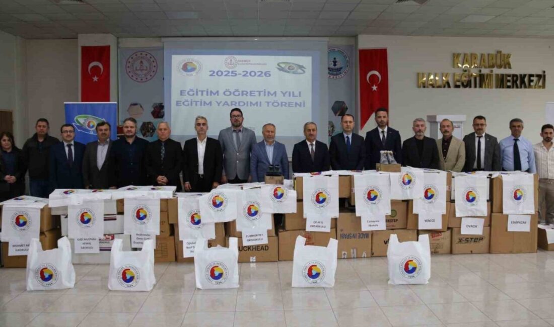 Karabük TSO, Kışlık Bot Yardımıyla İhtiyaç Sahibi Öğrencilere Destek Oluyor Karabük Ticaret ve Sanayi Odası, TOBB ile M. Rifat Hisarcıklıoğlu'nun