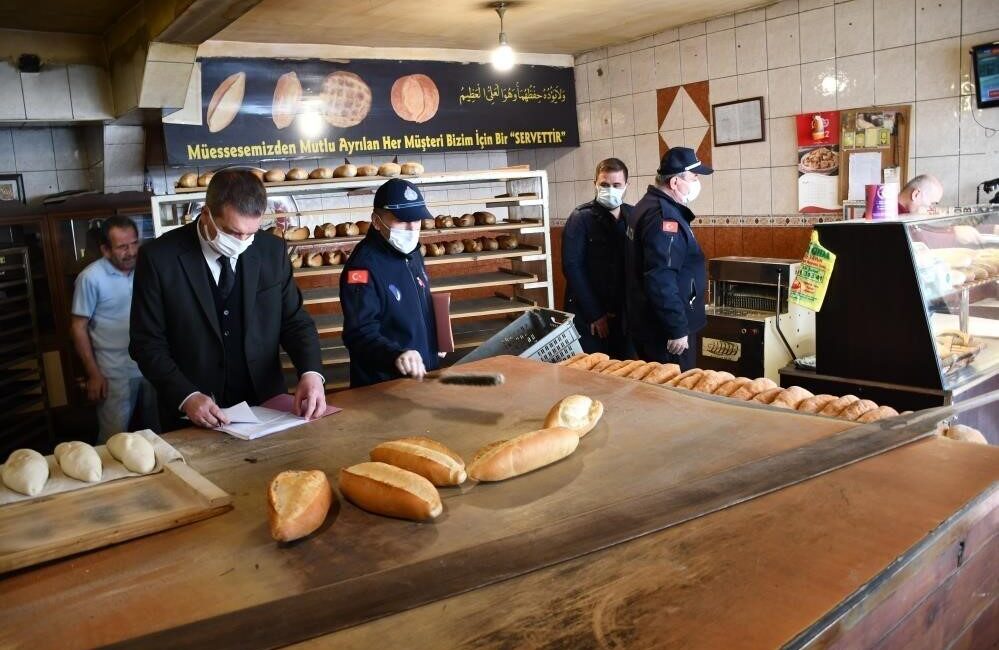 Karabük’te Ekmek Fiyatlarında Artış: 200 Gram Ekmek 15 TL, 15 Ekim’den İtibaren Geçerli Karabük’te 200 gram ekmeğin fiyatı 15 TL olarak belirlendi. 15