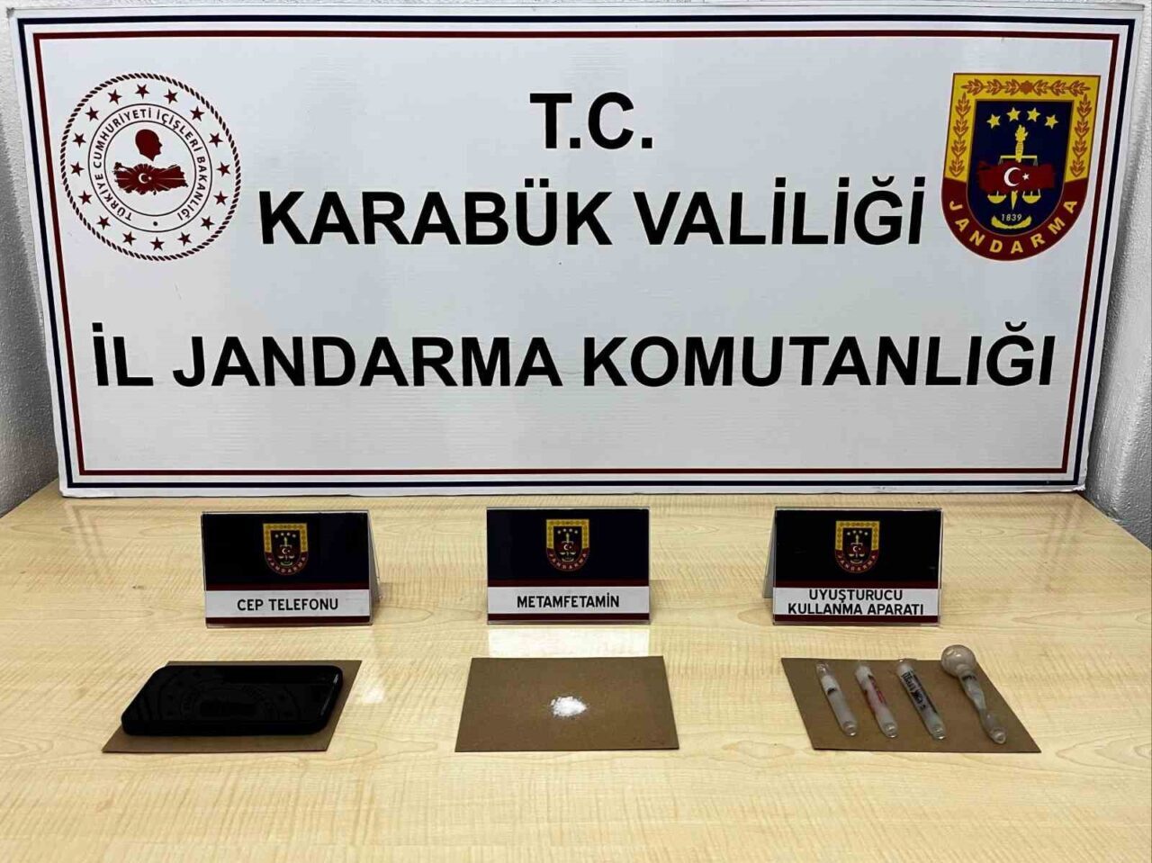 Karabük ilinde düzenlenen operasyonlar kapsamında, jandarma ekipleri toplamda 5 şüpheliyi
