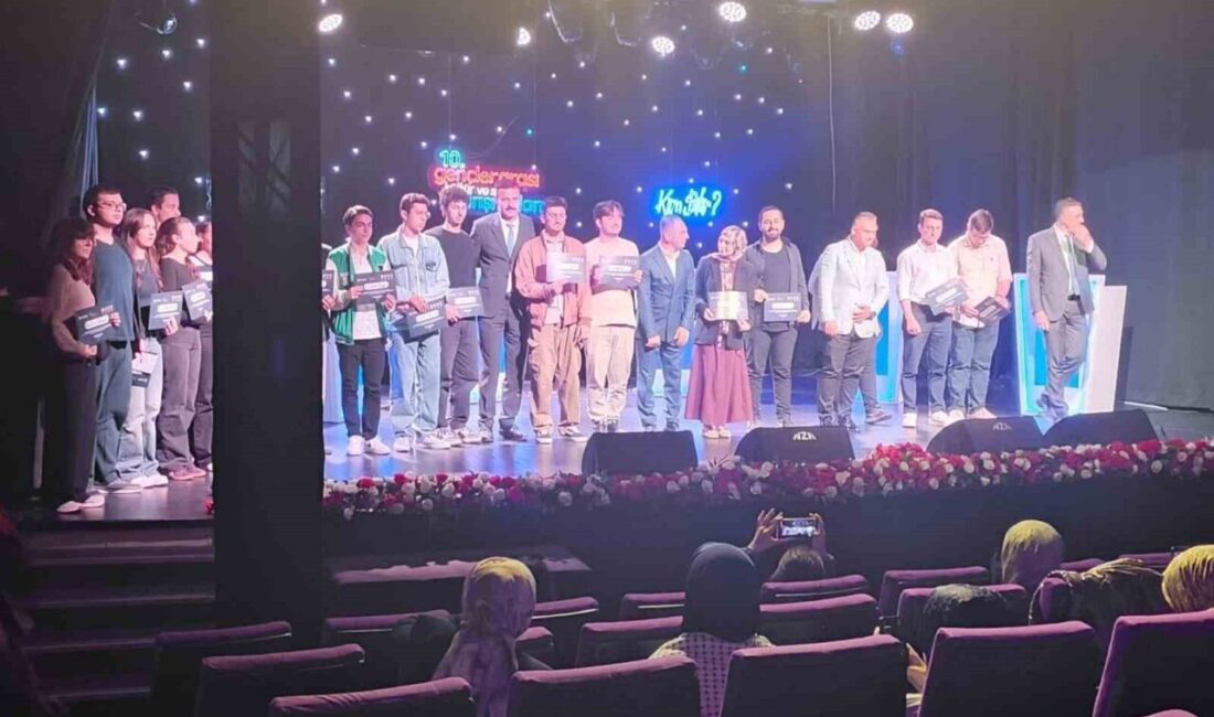 Trabzon'da düzenlenen 10. Gençler Arası Kültür ve Sanat Yarışmaları'nda Karabük