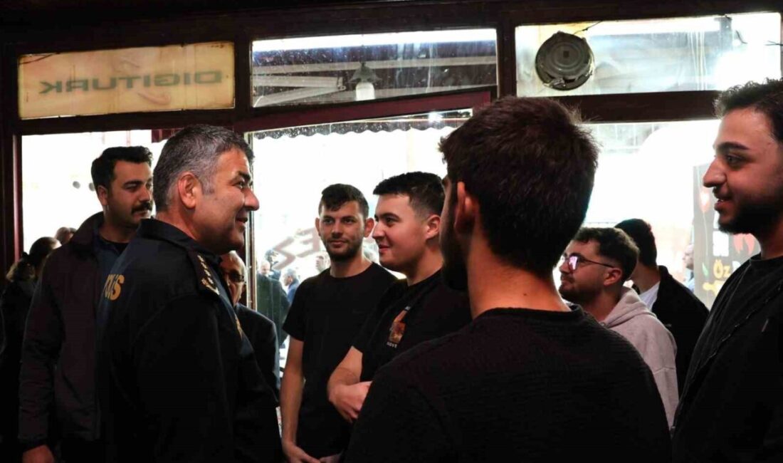 Erzurum İl Emniyet Müdürü Onur Karaburun, Ömer Nasuhi Bilmen Mahallesi'nde