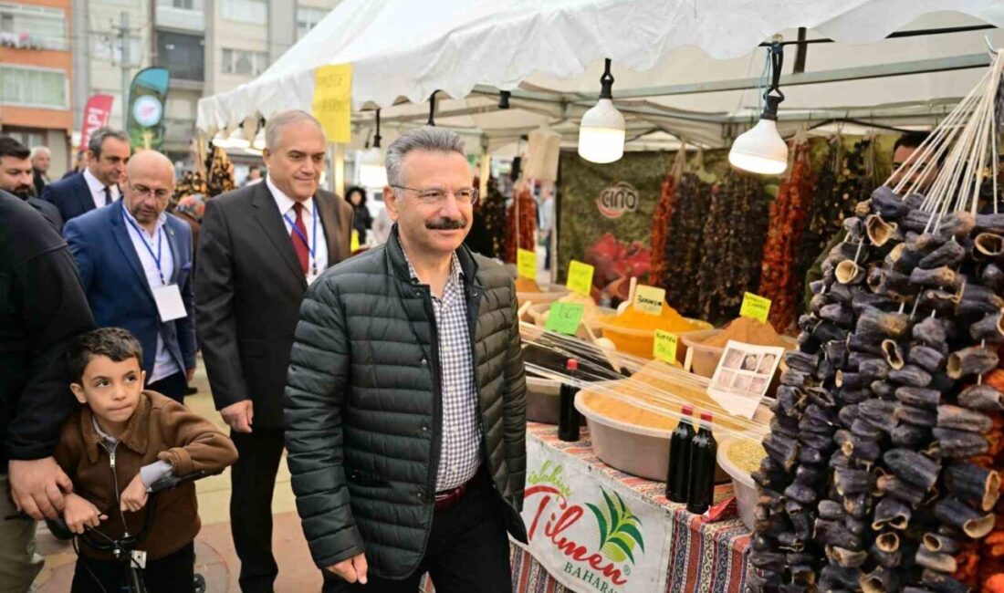 Eskişehir'de düzenlenen 'Kültür ve Muhlama Festivali', Vali Hüseyin Aksoy'un katılımıyla
