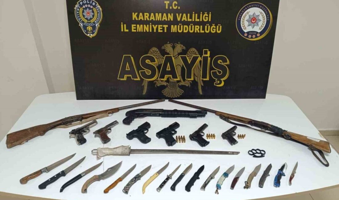 Karaman’da Asayiş Uygulamalarında Uyuşturucu ve Silahlarla Birlikte 4 Şahıs Tutuklandı Karaman'da gerçekleştirilen asayiş uygulamalarında, 4 kişi tutuklanırken, çeşitli suçlara ait