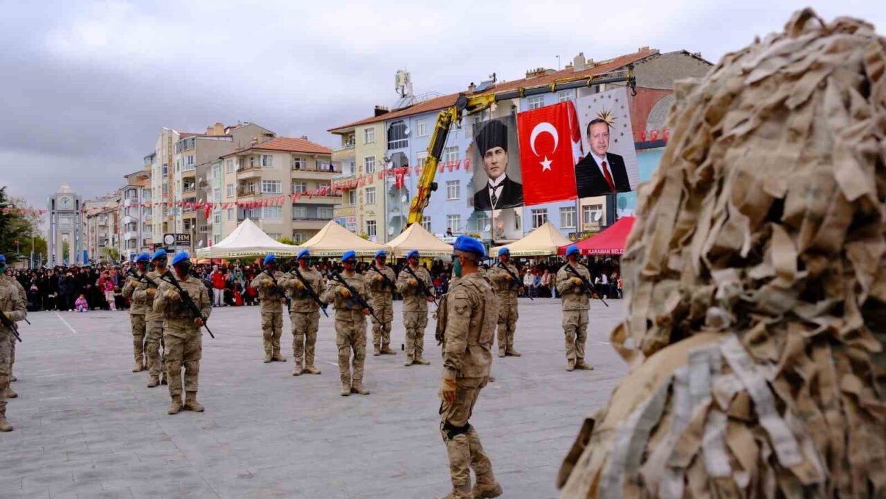 Karaman'da 29 Ekim Cumhuriyet Bayramı etkinlikleri, valilik makamında başlayan tebrikat