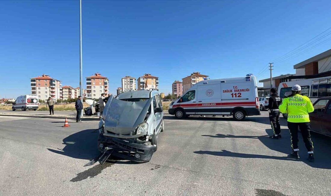 Karaman'da bir kavşakta meydana gelen trafik kazasında F.T. yönetimindeki hafif